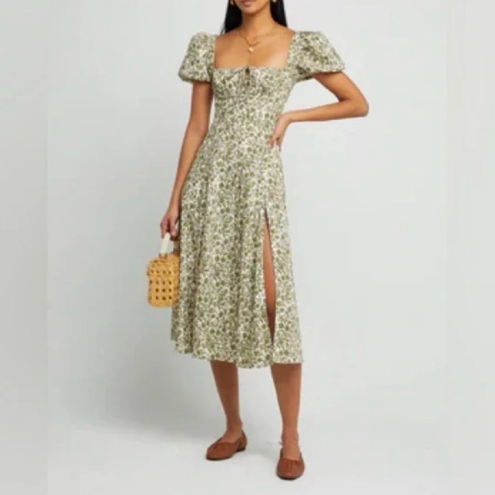 Audrey Parks Francesca’s green floral midi dress front slit
